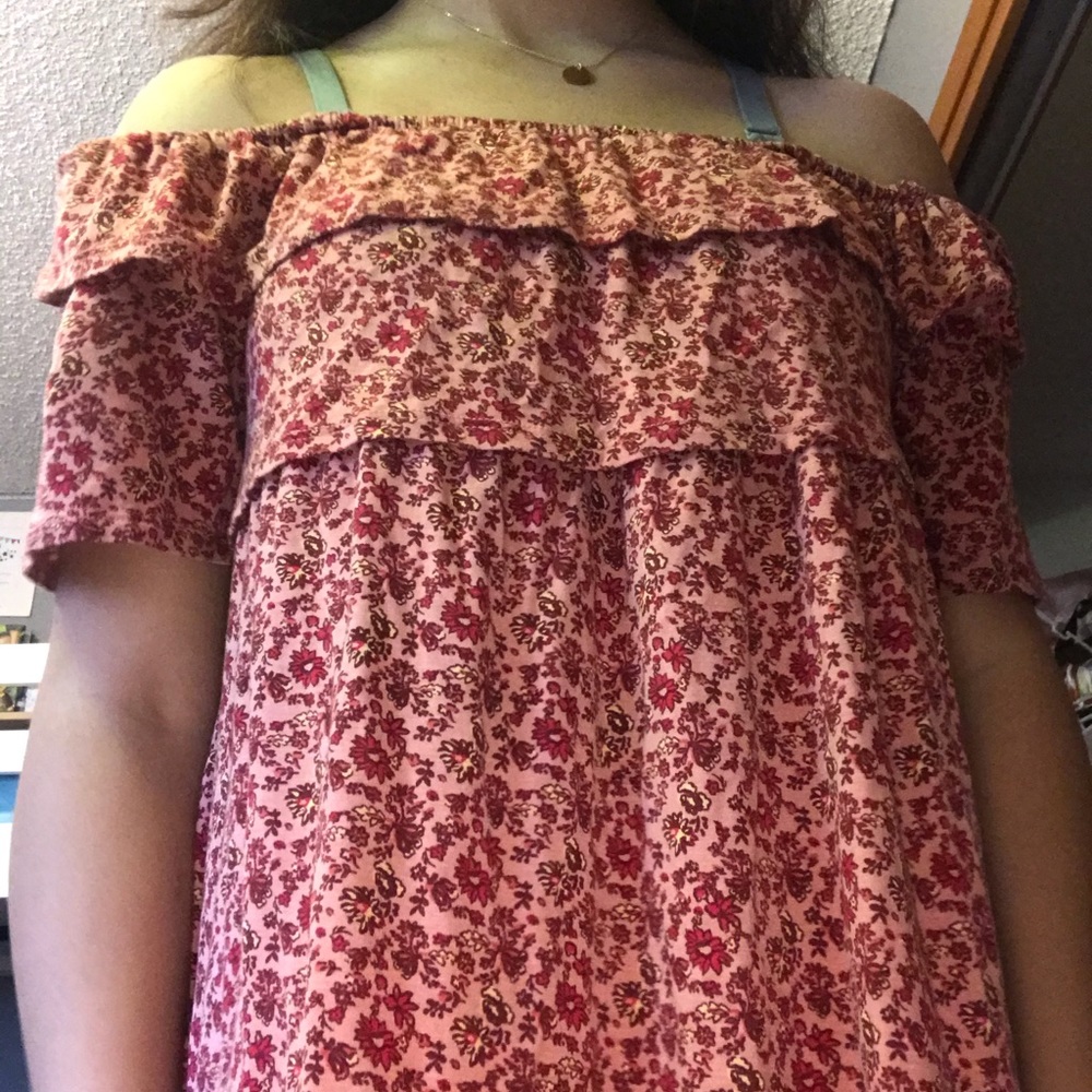 Beautiful floral off the shoulder ruffle shirt ✨